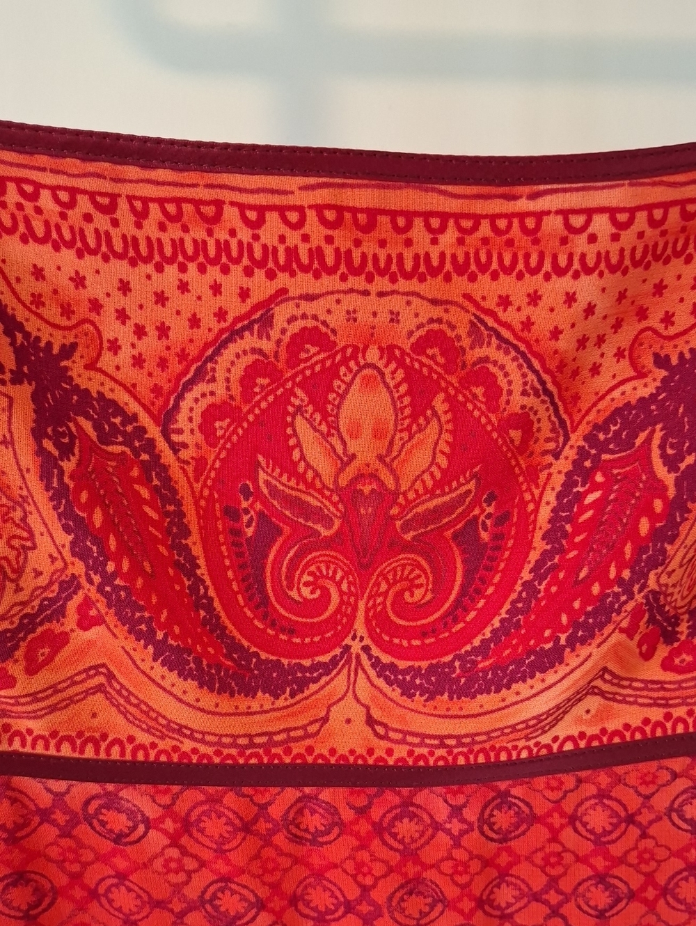 Vintage Y2K Laundry by Shelli Segal Red Maxi Velvet Strap Batik Dress (US 14) - Picture 2 of 11